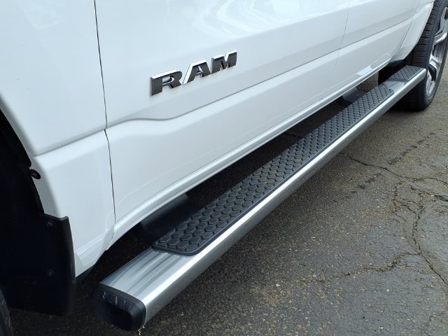 Used 2023 RAM 1500 Laramie AWD/4WD image 12