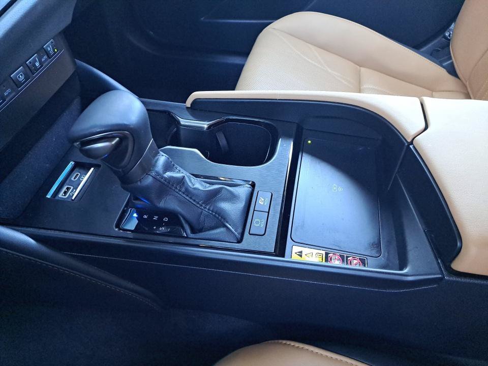 Used 2023 Lexus ES 300h Ultra Luxury w/ Accessory Package (Z2) FWD image 33