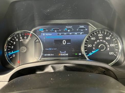 Used 2017 Ford F150 Platinum w/ Equipment Group 701A Luxury AWD/4WD image 25