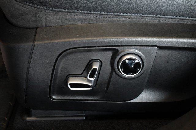 Used 2023 Maserati Levante GT AWD/4WD image 28