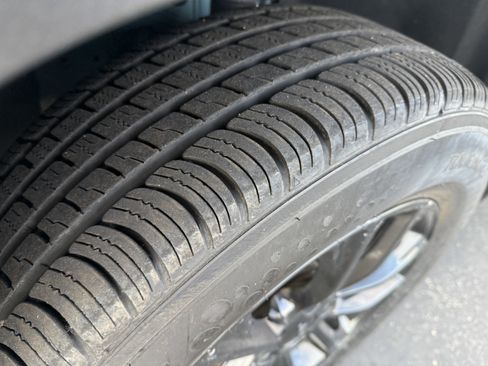 Used 2023 Jeep Cherokee Altitude Lux image 9