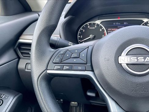 Used 2025 Nissan Altima 2.5 SV FWD image 22