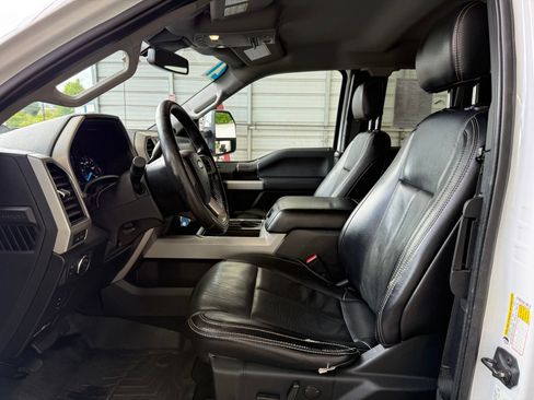 Used 2021 Ford F250 Lariat w/ Lariat Value Package AWD/4WD image 12