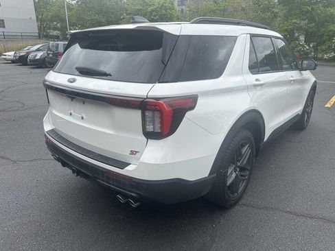 Used 2025 Ford Explorer ST image 5