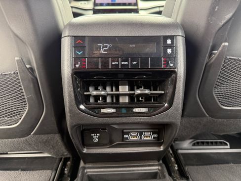 Used 2023 Jeep Grand Cherokee L Limited AWD/4WD image 33