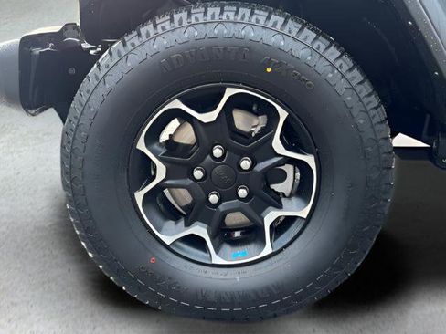 Used 2022 Jeep Wrangler Unlimited Rubicon 4xe w/ Cold Weather Group AWD/4WD image 46