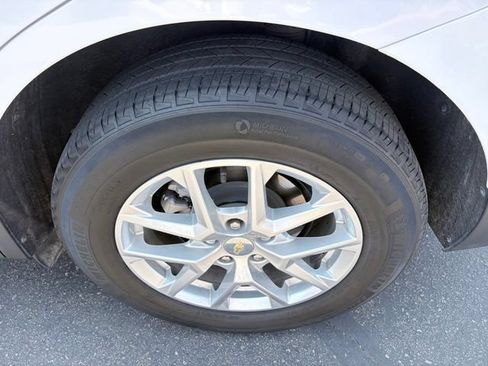 Used 2022 Chevrolet Equinox LT FWD image 25