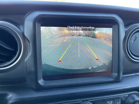 Used 2021 Jeep Wrangler Unlimited Willys image 11