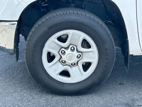 Used 2019 Toyota Tundra SR5 w/ SR5 Upgrade Package RWD image 11