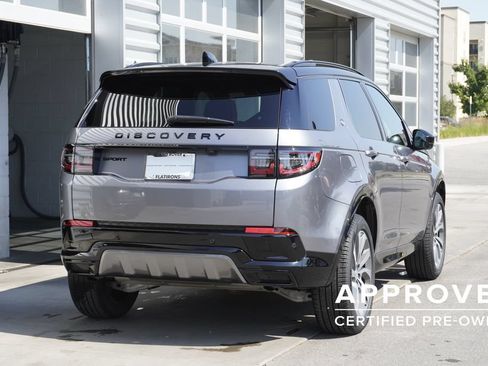 Used 2025 Land Rover Discovery Sport Dynamic SE AWD/4WD image 2