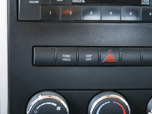 Used 2009 Dodge Ram 1500 Truck SLT AWD/4WD image 18
