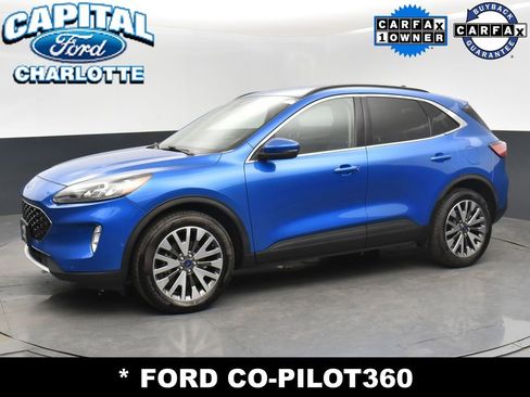 Used 2020 Ford Escape Titanium image 4