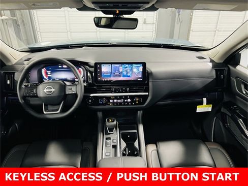 New 2026 Nissan Pathfinder Platinum image 4