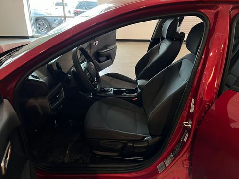 Used 2025 Kia K4 LXS image 25