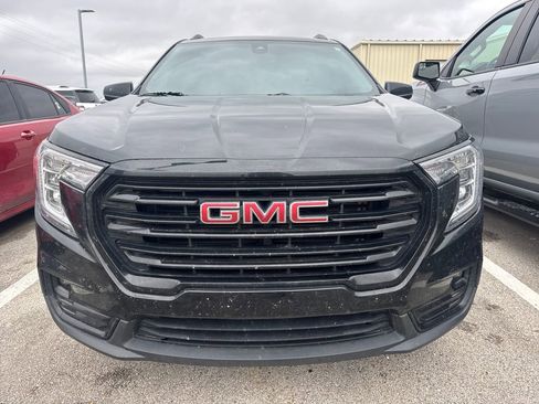 Used 2023 GMC Terrain SLT w/ Elevation Edition FWD image 8