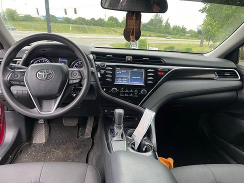 Used 2018 Toyota Camry LE FWD image 10