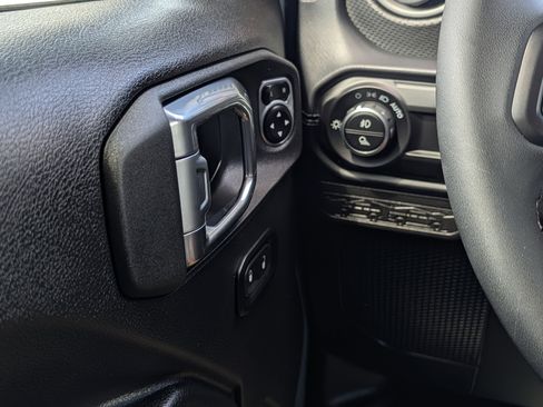 Used 2025 Jeep Gladiator Mojave w/ Safety Group image 26