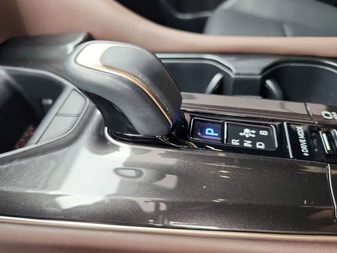 Used 2024 Toyota Crown Limited image 21