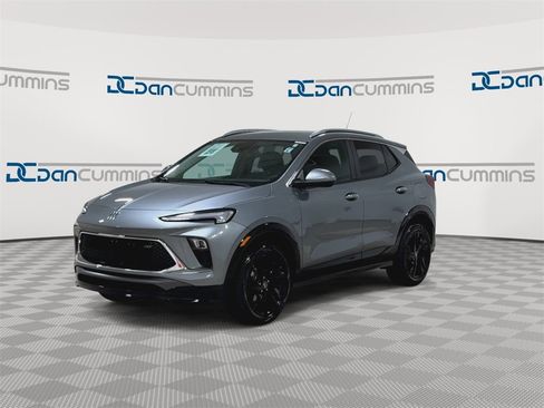 Used 2024 Buick Encore GX Sport Touring image 4