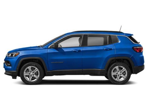 Certified 2023 Jeep Compass Latitude w/ Convenience Group AWD/4WD image 2