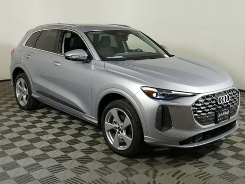 New 2025 Audi Q5 Premium Plus image 1