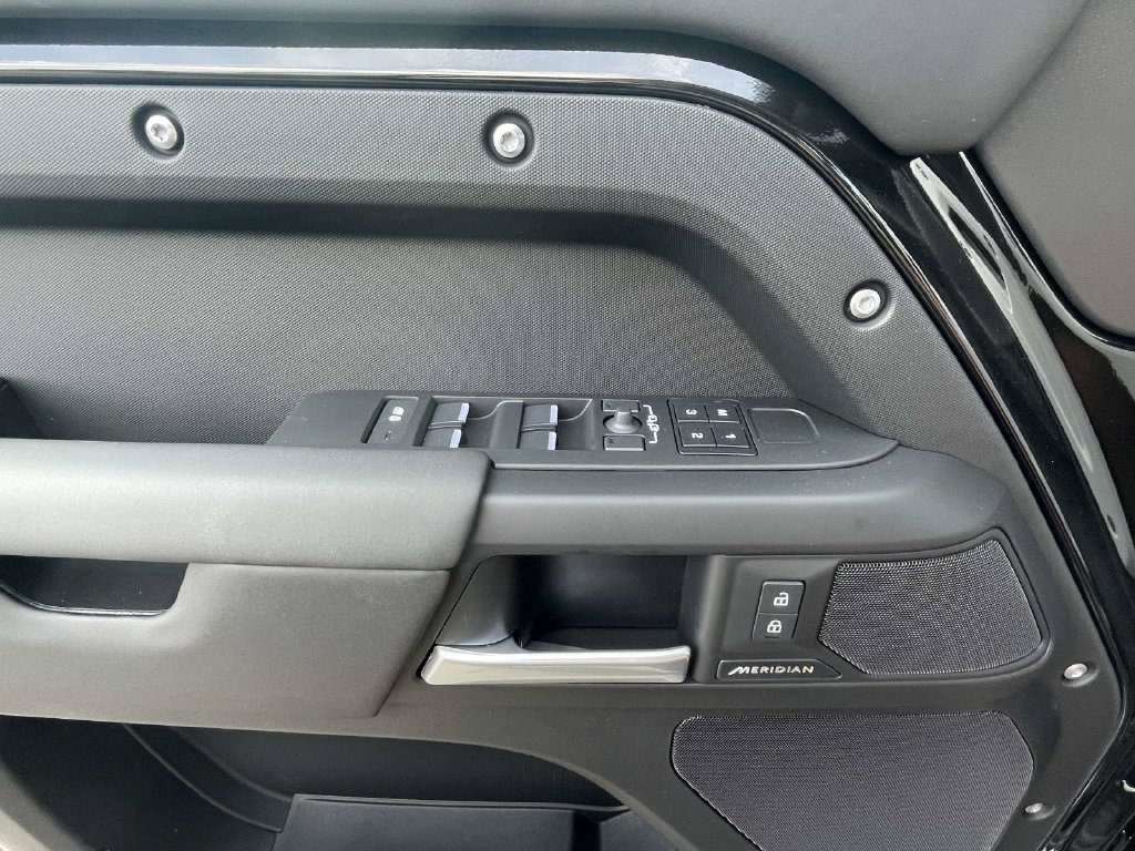 New 2026 Land Rover Defender 110 S AWD/4WD image 32