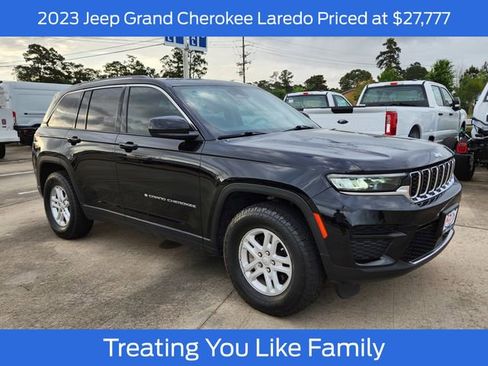 Used 2023 Jeep Grand Cherokee Laredo w/ Trailer Tow Prep Group (B) AWD/4WD image 1