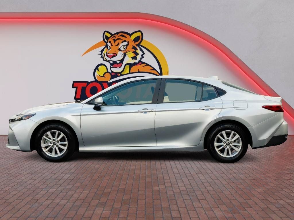 Used 2025 Toyota Camry LE w/ Convenience Package AWD/4WD image 9