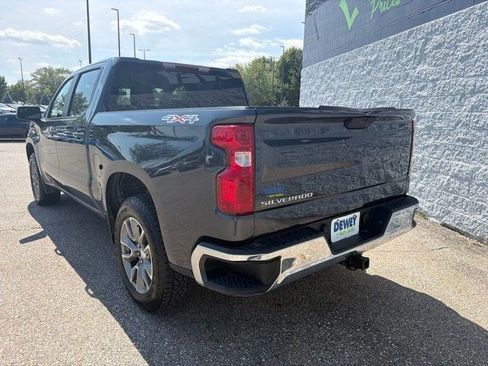 Used 2021 Chevrolet Silverado 1500 LT AWD/4WD image 3