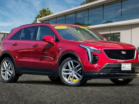 Used 2019 Cadillac XT4 Sport FWD image 1