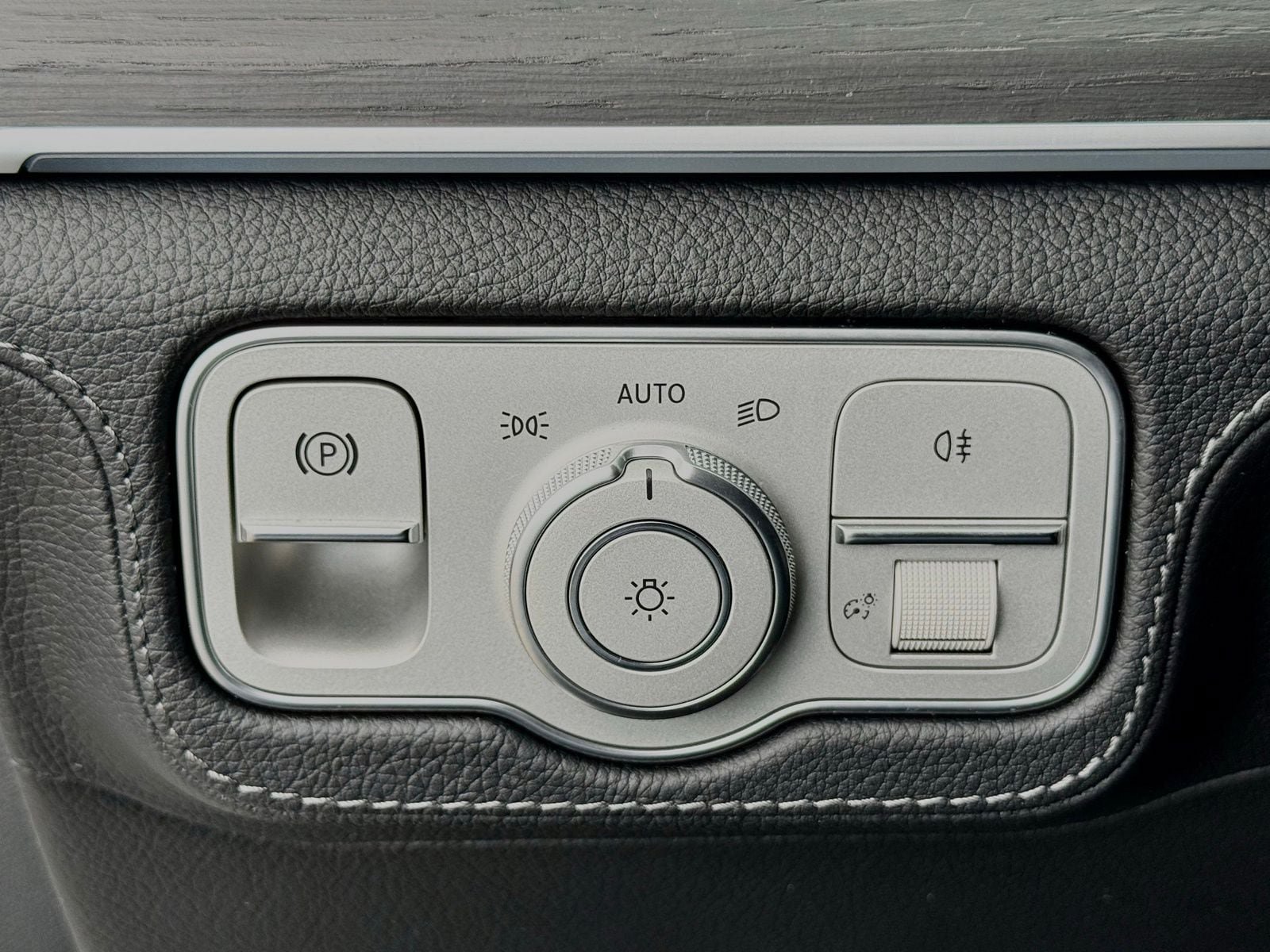 Used 2024 Mercedes-Benz GLE 350 4MATIC image 30