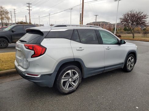 Used 2019 GMC Terrain SLT image 3
