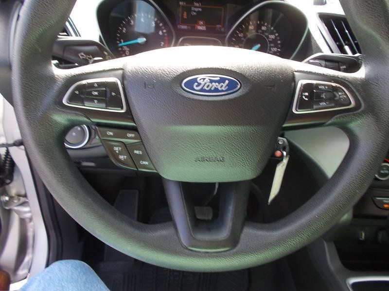 Used 2017 Ford Escape SE w/ Equipment Group 201A FWD image 29