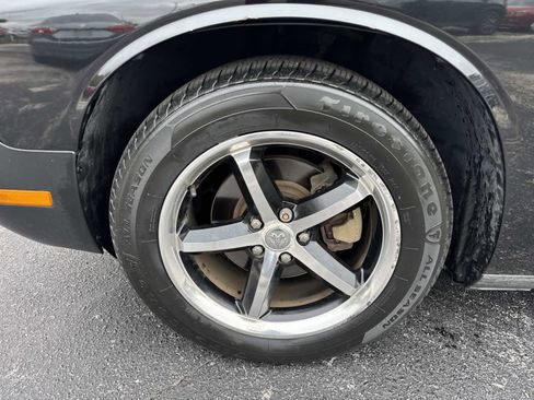 Used 2010 Dodge Challenger SE image 10