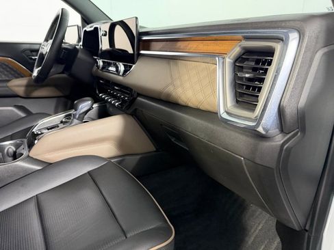 Used 2023 GMC Canyon Denali image 31