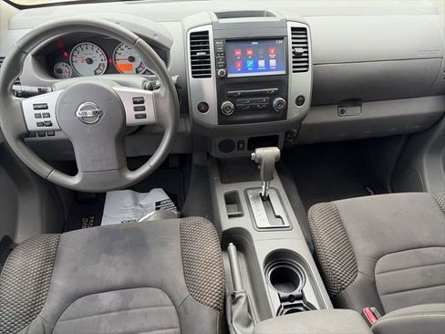 Used 2019 Nissan Frontier Desert Runner image 11