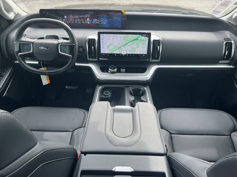 New 2025 Ford Expedition Max Platinum w/ Driver's Package image 57