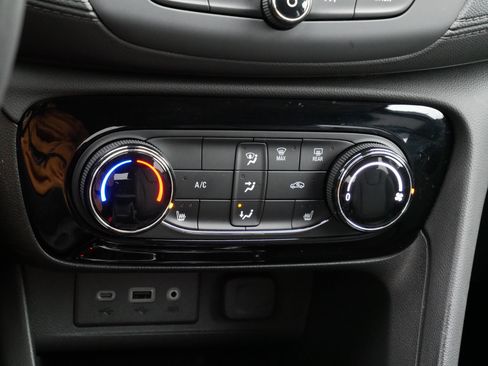 Used 2023 Buick Encore GX Preferred w/ Cold Weather Comfort Package image 23