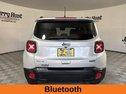Used 2018 Jeep Renegade Latitude w/ Popular Equipment Group image 7