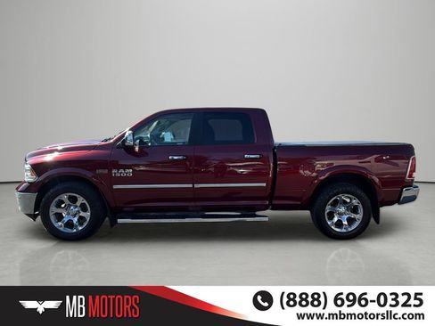 Used 2017 RAM 1500 Laramie AWD/4WD image 2