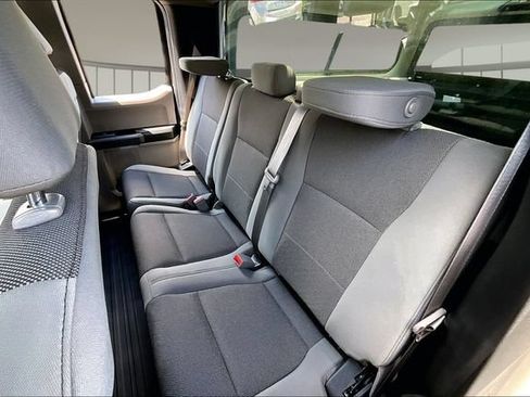 Used 2018 Ford F150 XL w/ Equipment Group 101A Mid AWD/4WD image 17