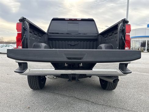 Used 2025 Chevrolet Silverado 2500 LTZ w/ LTZ Convenience Package image 22