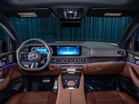 New 2026 Mercedes-Benz GLS 580 4MATIC image 14