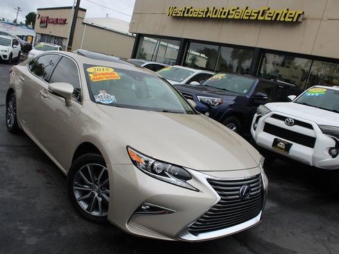 Used 2018 Lexus ES 300h image 40