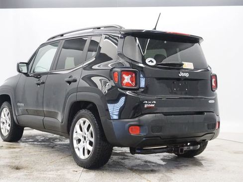 Used 2017 Jeep Renegade Latitude w/ Cold Weather Group image 3