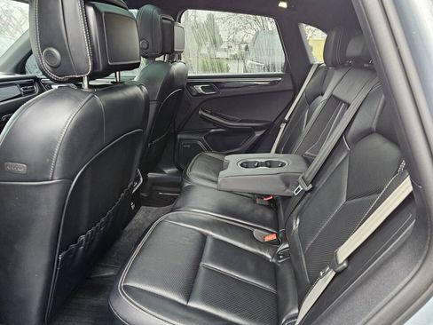 Used 2023 Porsche Macan image 20