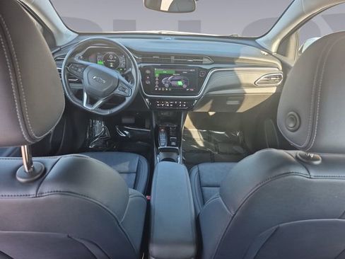 Used 2022 Chevrolet Bolt EUV LT w/ Convenience Package image 12