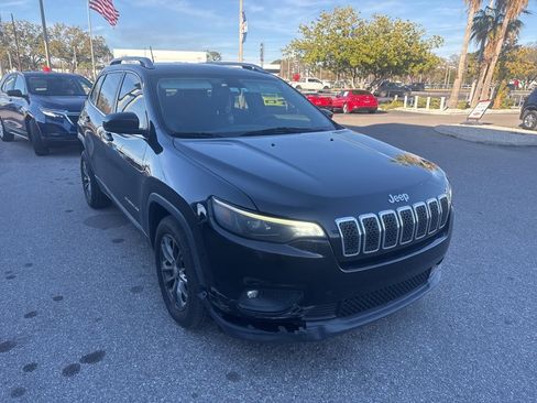 Used 2019 Jeep Cherokee Latitude Plus w/ Comfort/Convenience Group image 1