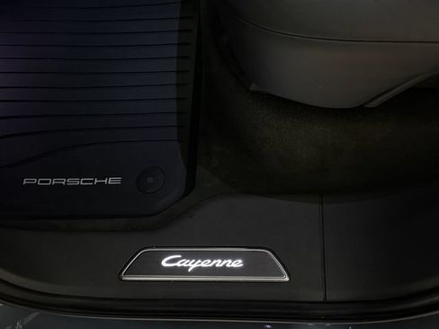 Certified 2019 Porsche Cayenne S AWD/4WD image 34