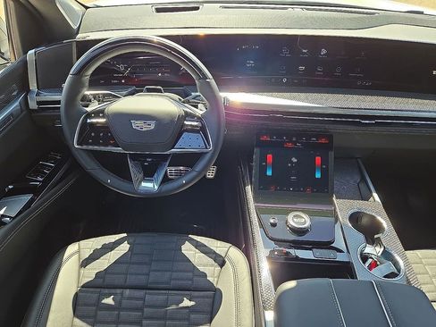 Used 2025 Cadillac Escalade V w/ LPO, ONYX Package AWD/4WD image 18